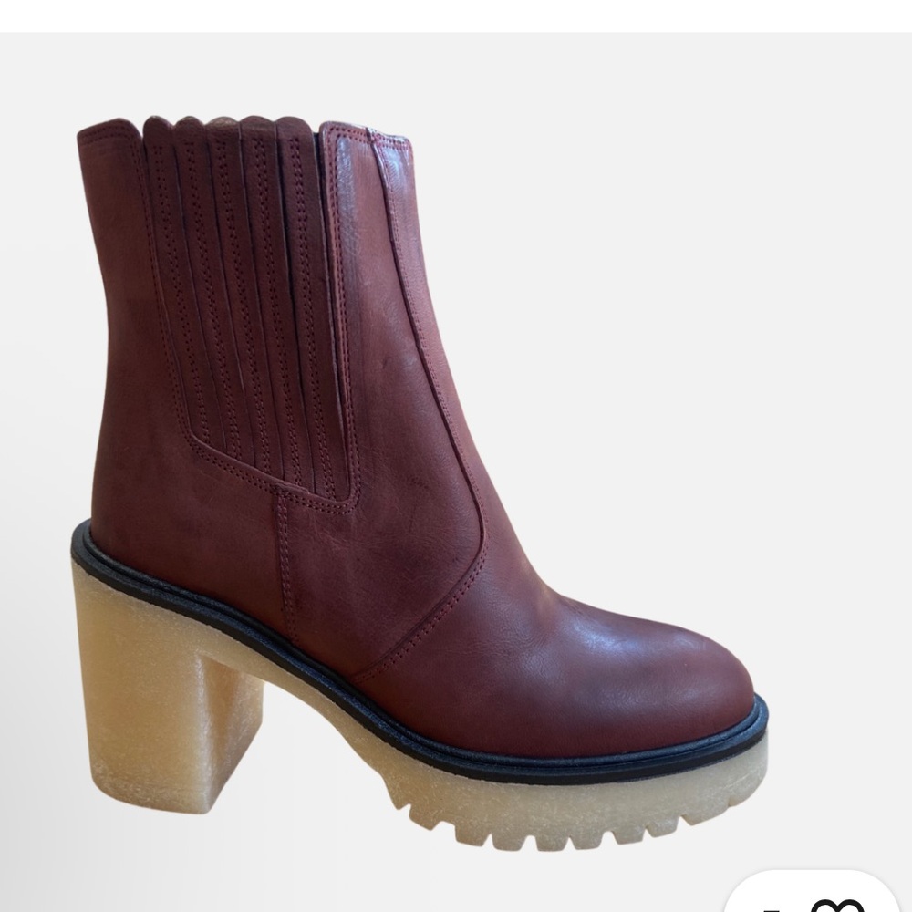 Free People James Chelsea boots NEW IN BOX